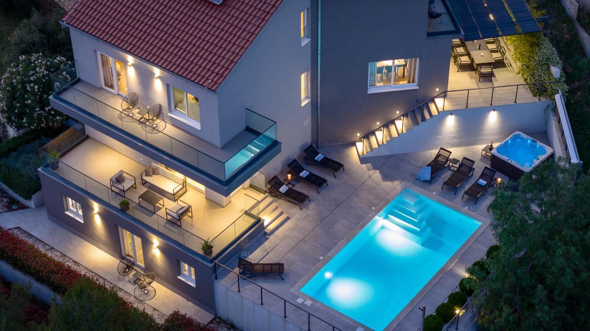 Villa Iponi Mimice Bagian luar foto